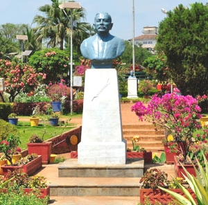 luis de menezes braganza bust, margao